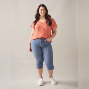 PENN. CURVY FIT STRAIGHT LEG DENIM CAPRI NWT!